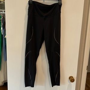 Black Wunder train cropped Lululemon workout pants with drawstring 23” size 8